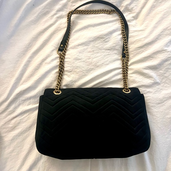👑✅PRICE FIRM✅ Beautiful Black and Gold Fashion Velour Shoulder Bag - Picture 13 of 17